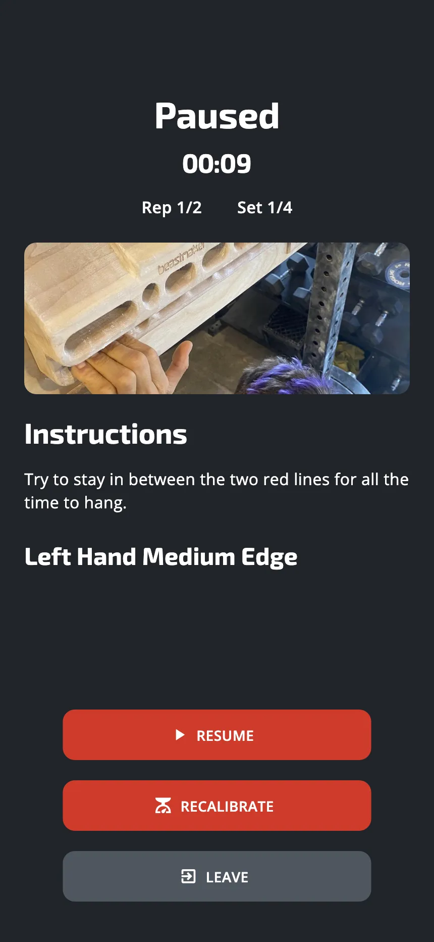 The pause screen of a session, with the buttons Resume, Recalibrate and Leave